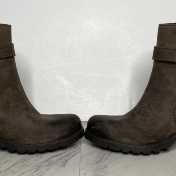 Clarks Verona Buckle Brown Heeled Bootie 8.5 M - Picture 7 of 10